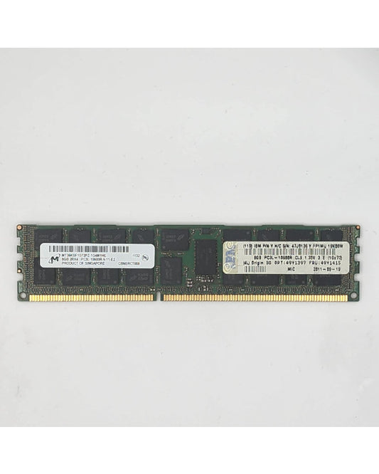 Vista frontal del módulo de memoria DDR3 Micron de 8 GB (dual-rank x4, 10600 MT/s) para servidores IBM.